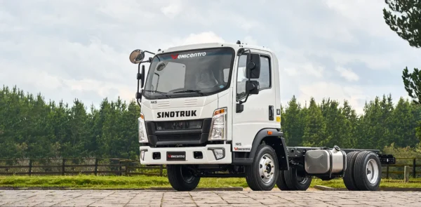 _3.5 CAMIÓN NQ / 1067 / 154HP / CABINA Y MEDIA / 4X2 - 6TON